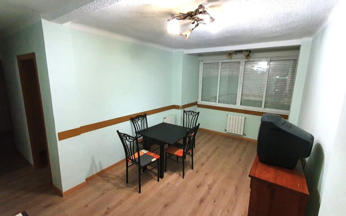 Отремонтированная 4-комнатная квартира в Алькорконе 61 кв.м.