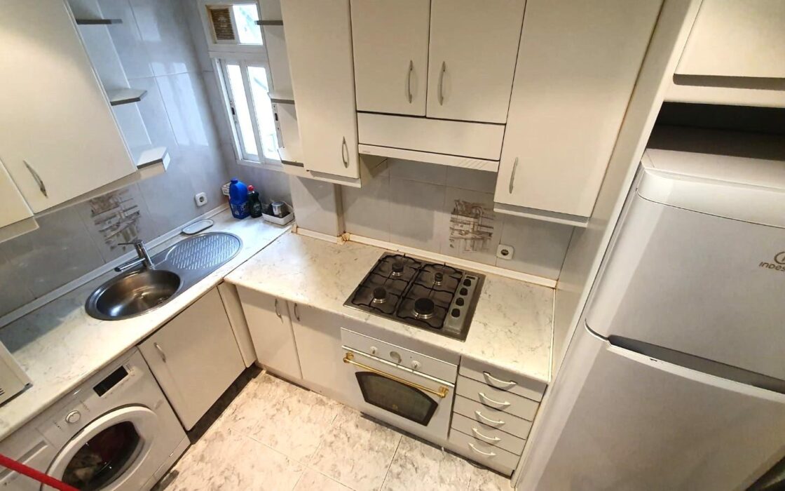 Отремонтированная 4-комнатная квартира в Алькорконе 61 кв.м.