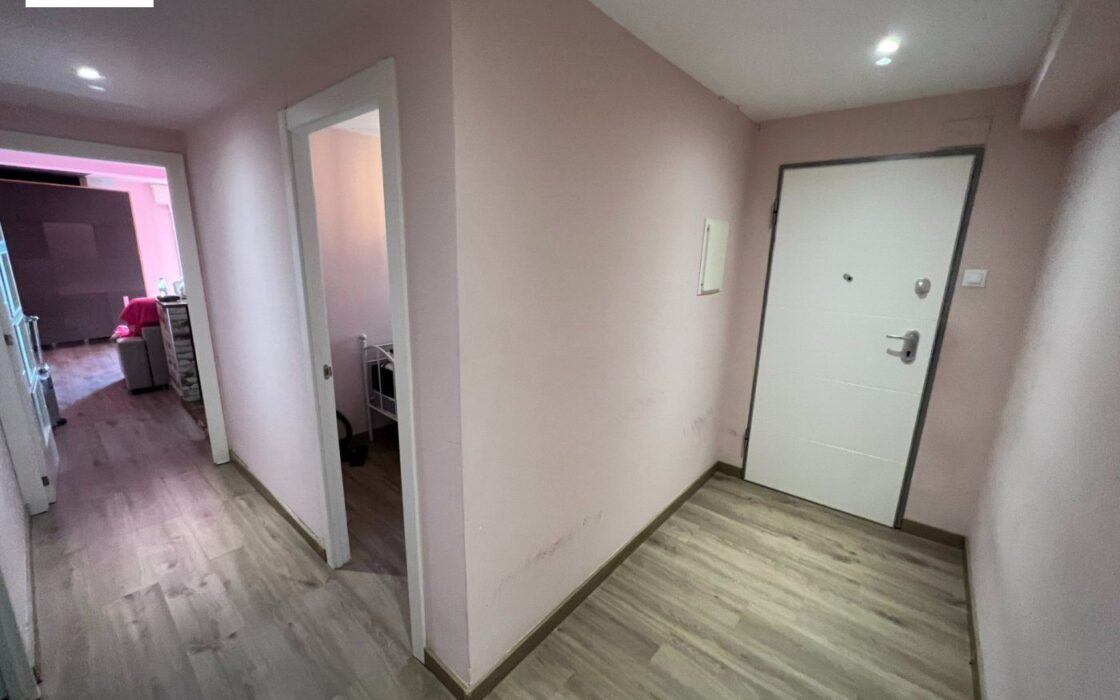 Квартира в Салере 99 кв.м с террасой у моря