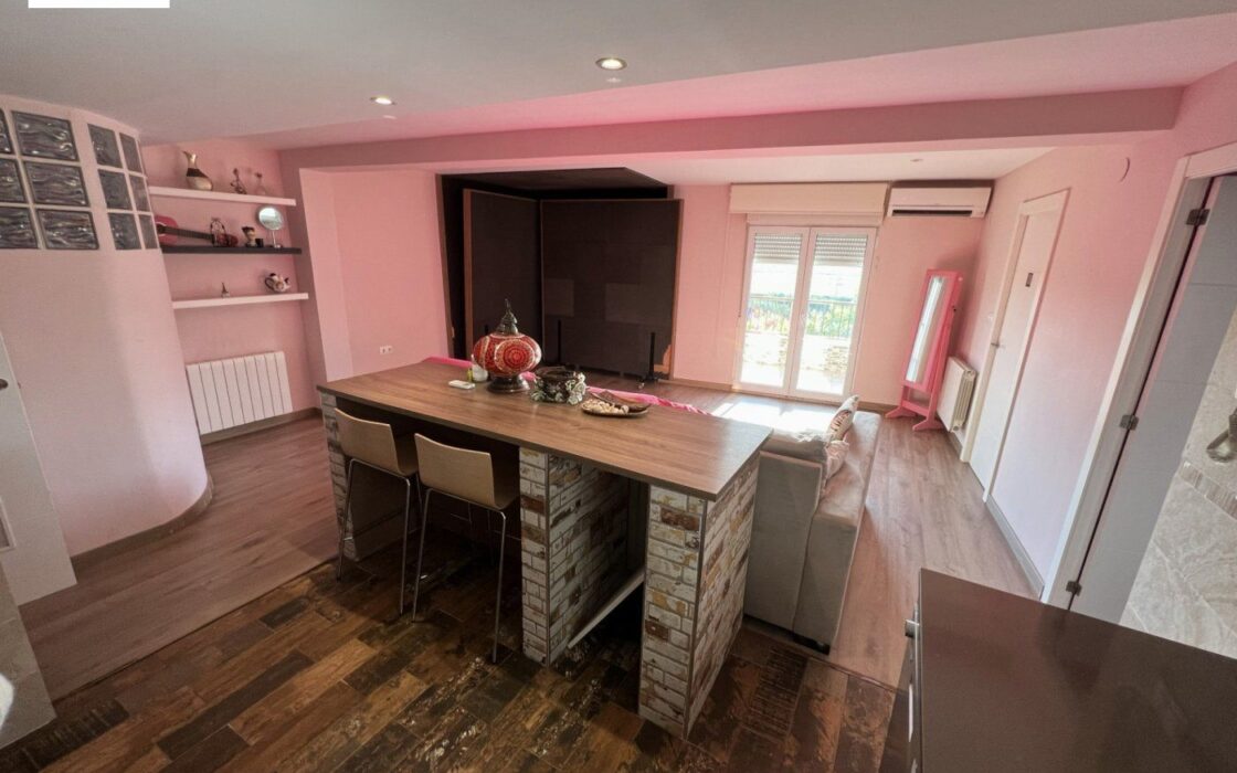 Квартира в Салере 99 кв.м с террасой у моря