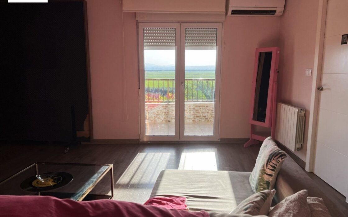 Квартира в Салере 99 кв.м с террасой у моря