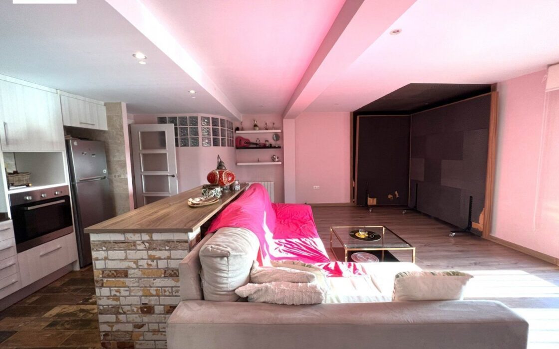 Квартира в Салере 99 кв.м с террасой у моря