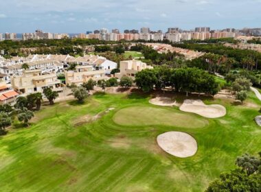 Будинок в Аліканте 288 кв.м з терасою поруч з морем