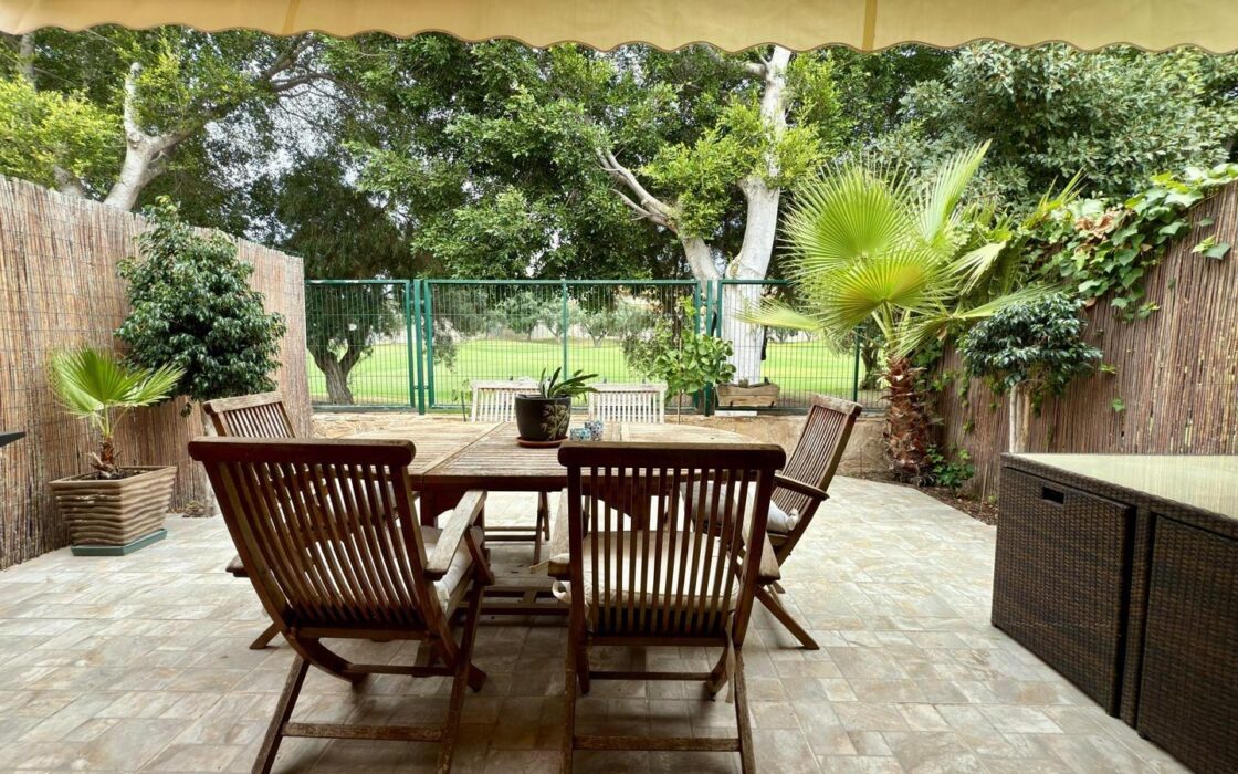 Дом в Аликанте 288 кв.м с террасой рядом с морем