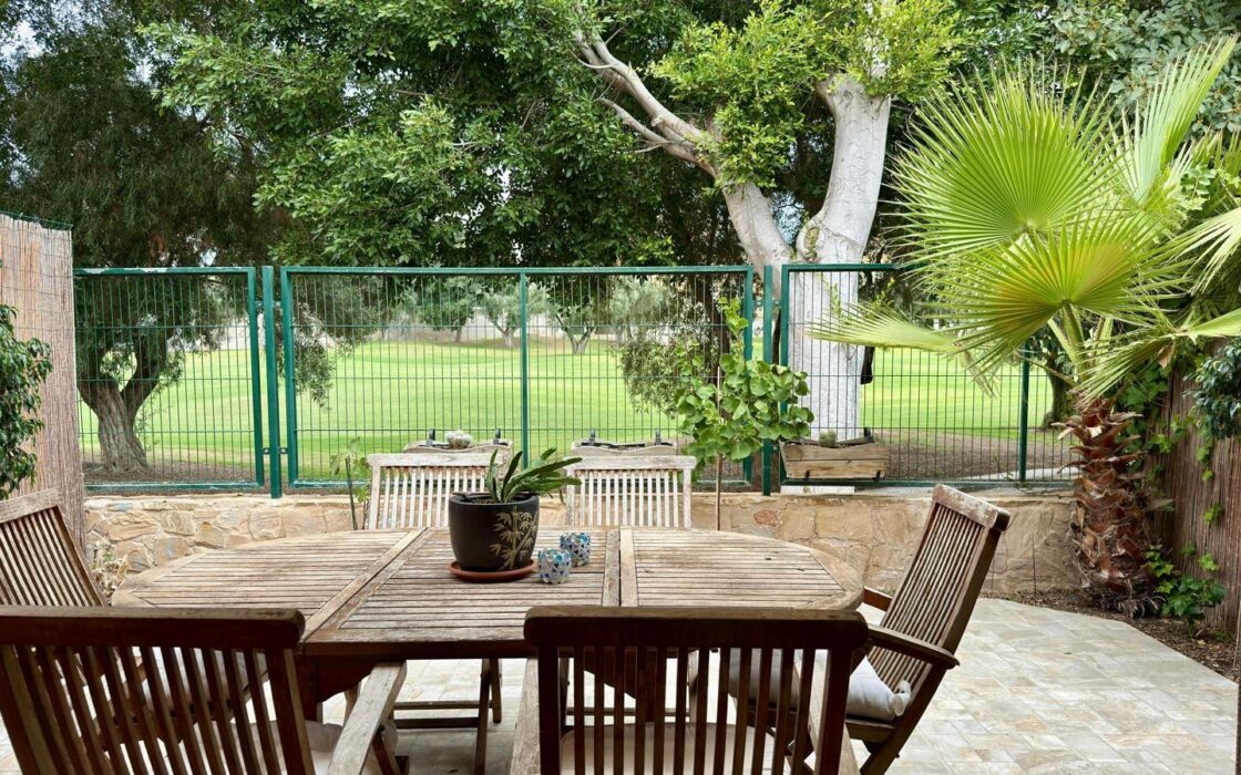 Дом в Аликанте 288 кв.м с террасой рядом с морем