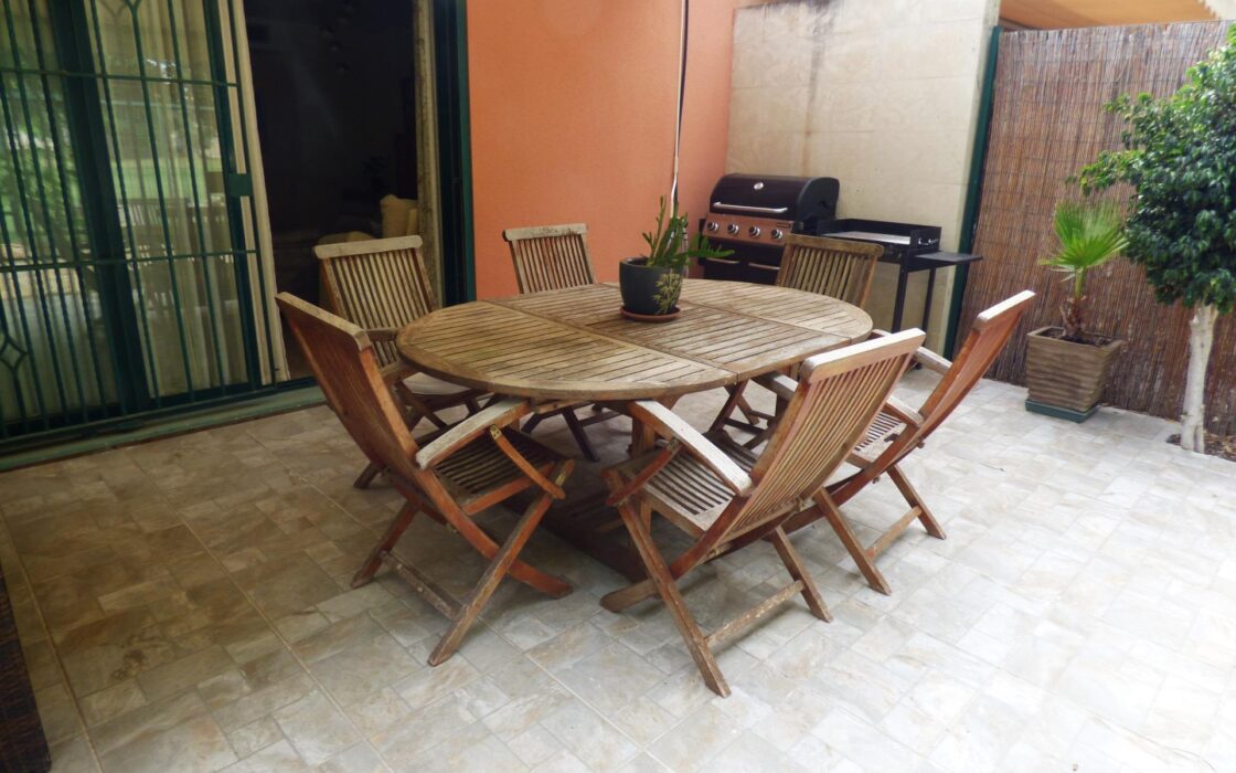 Дом в Аликанте 288 кв.м с террасой рядом с морем