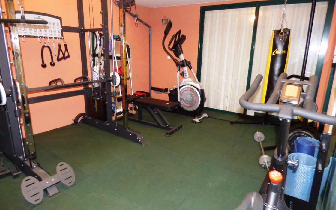 Дом в Аликанте 288 кв.м с террасой рядом с морем