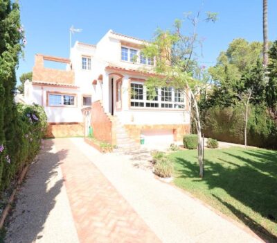 Будинок в Ориуэла Коста 189 кв.м з терасою та джакузі