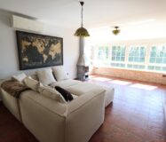 Дом в Ориуэла Коста 189 кв.м с террасой и джакузи