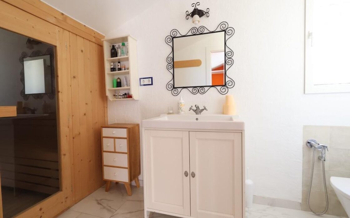 Дом в Ориуэла Коста 189 кв.м с террасой и джакузи