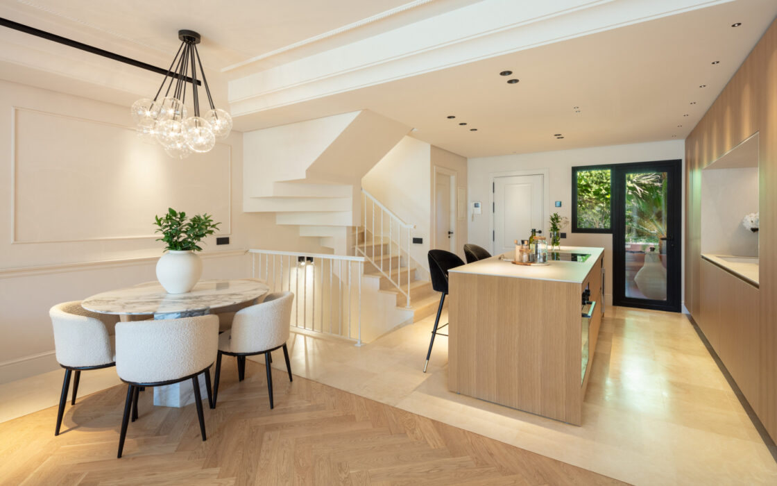 Таунхаус с террасой на Золотой Миле, 213 кв.м, 4 спальни