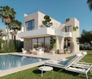 Просторий будинок 213 кв.м з терасою у Фінестраті біля моря