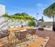 Изысканный таунхаус 240 кв.м в Алохе, терраса и мебель