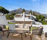Изысканный таунхаус 240 кв.м в Алохе, терраса и мебель