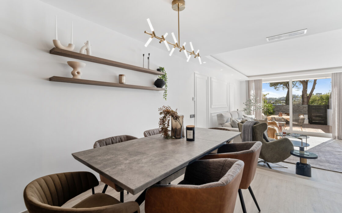 Изысканный таунхаус 240 кв.м в Алохе, терраса и мебель