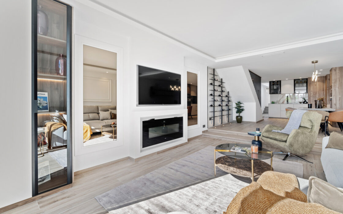 Изысканный таунхаус 240 кв.м в Алохе, терраса и мебель