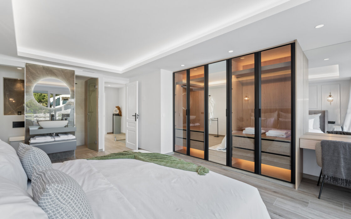 Изысканный таунхаус 240 кв.м в Алохе, терраса и мебель