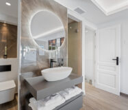 Изысканный таунхаус 240 кв.м в Алохе, терраса и мебель