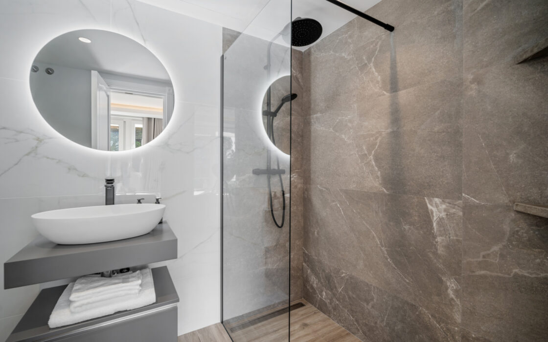 Изысканный таунхаус 240 кв.м в Алохе, терраса и мебель