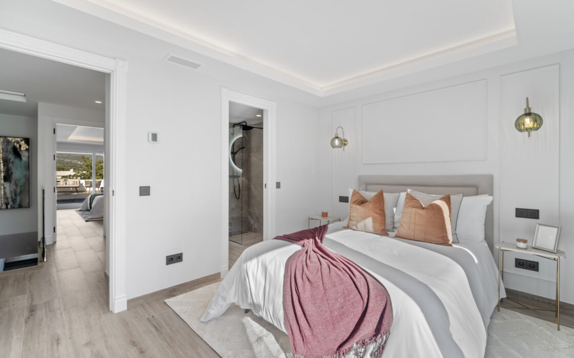 Изысканный таунхаус 240 кв.м в Алохе, терраса и мебель