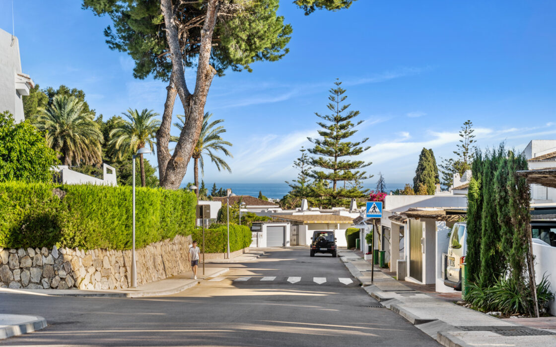 Изысканный таунхаус 240 кв.м в Алохе, терраса и мебель