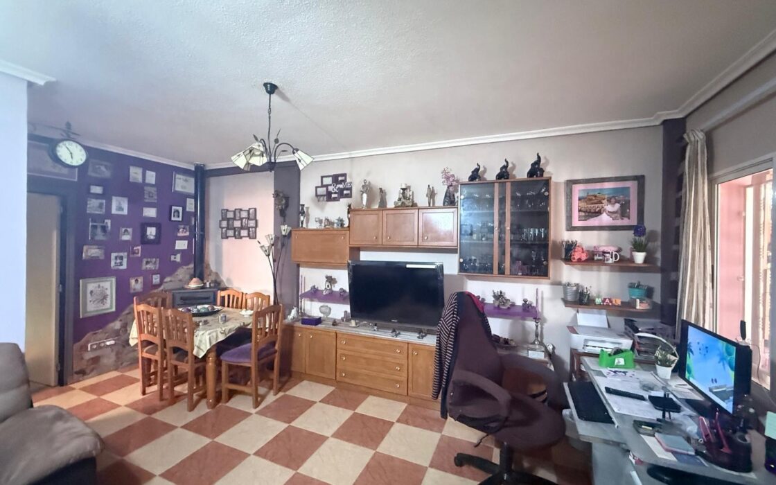 Дом в Торревьехе 230 кв.м, 4 комнаты, с мебелью