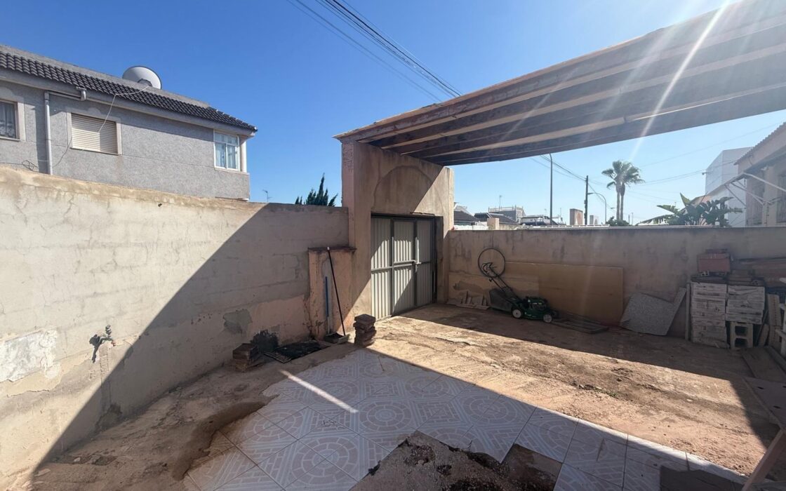 Дом в Торревьехе 230 кв.м, 4 комнаты, с мебелью