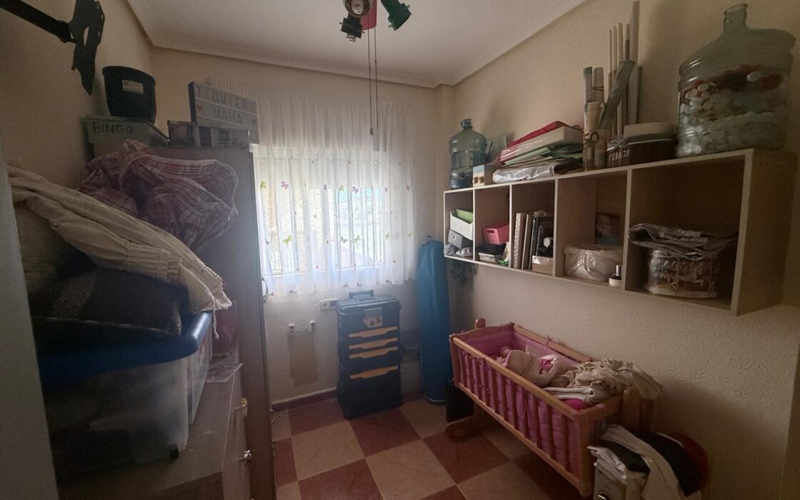 Дом в Торревьехе 230 кв.м, 4 комнаты, с мебелью