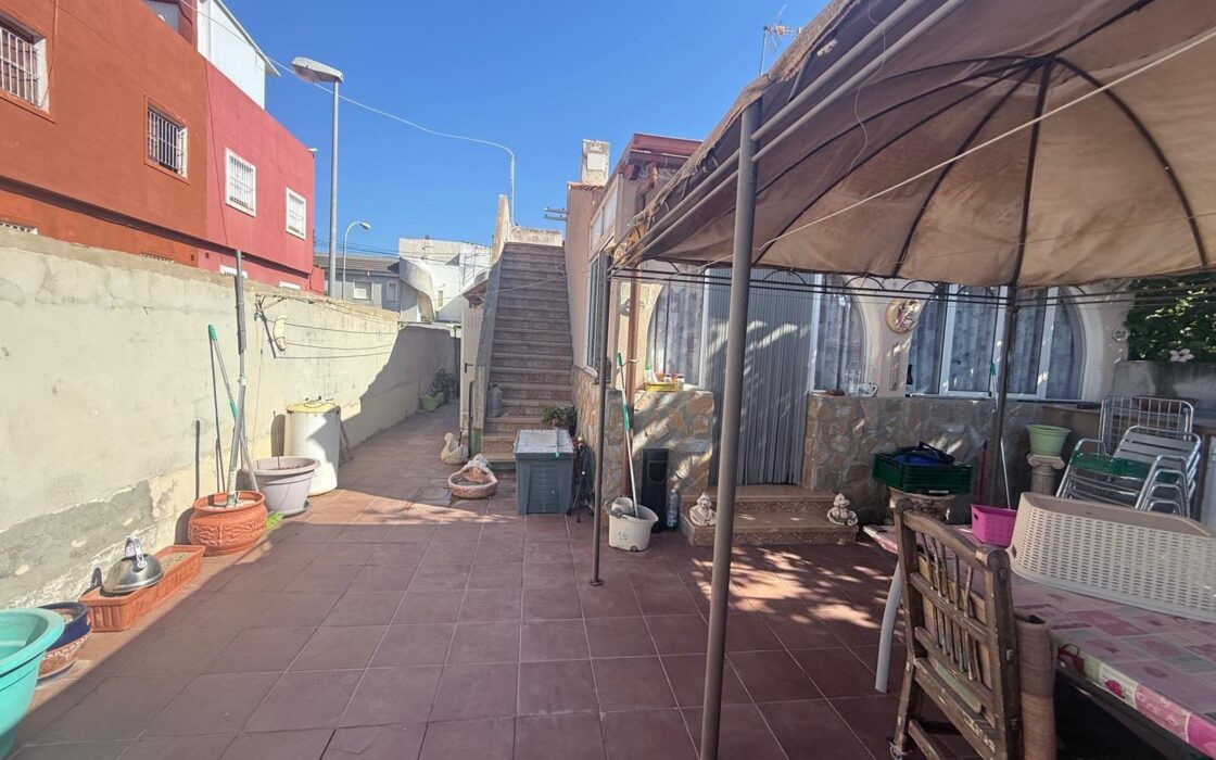 Дом в Торревьехе 230 кв.м, 4 комнаты, с мебелью