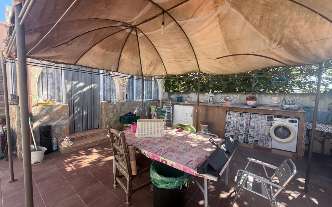 Дом в Торревьехе 230 кв.м, 4 комнаты, с мебелью