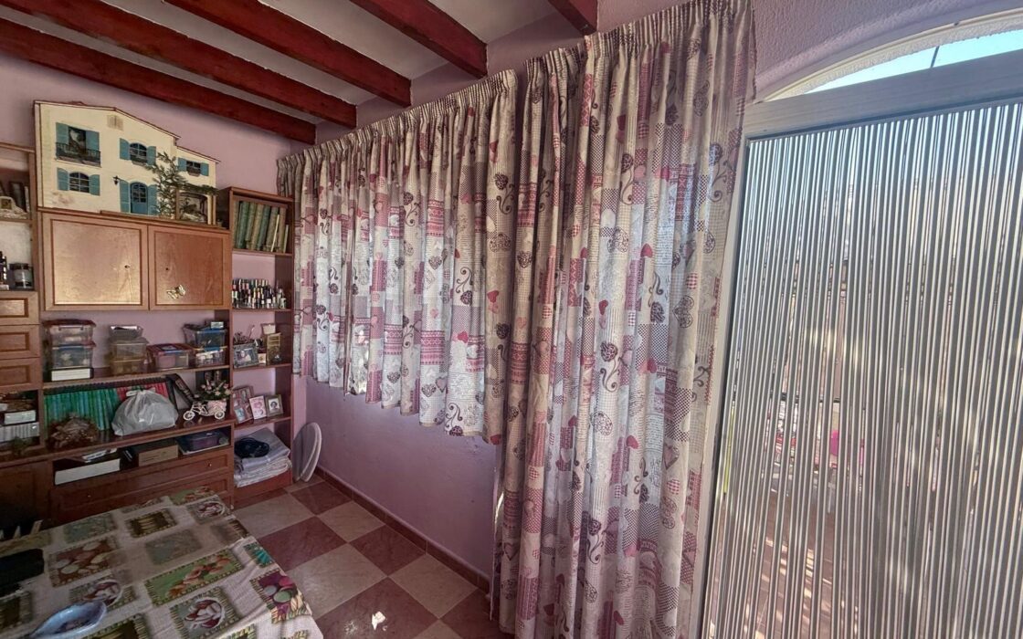 Дом в Торревьехе 230 кв.м, 4 комнаты, с мебелью