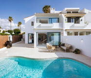 Элегантный таунхаус с террасой в Сан-Педро, 205 кв.м