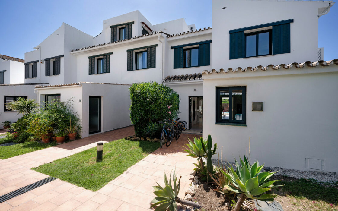 Элегантный таунхаус с террасой в Сан-Педро, 205 кв.м