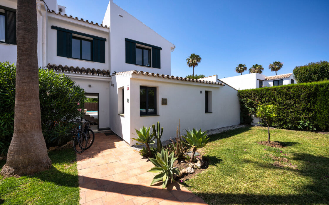 Элегантный таунхаус с террасой в Сан-Педро, 205 кв.м