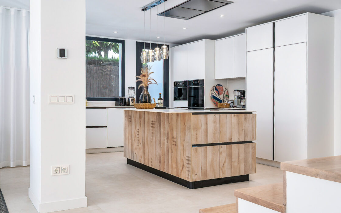 Элегантный таунхаус с террасой в Сан-Педро, 205 кв.м