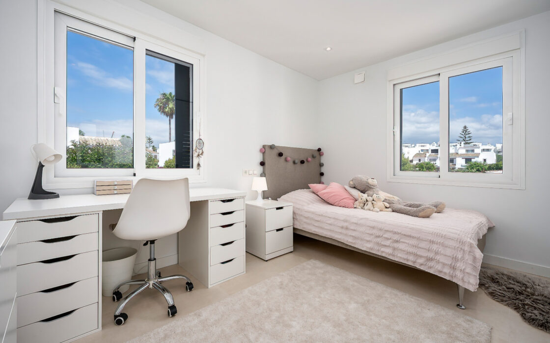 Элегантный таунхаус с террасой в Сан-Педро, 205 кв.м