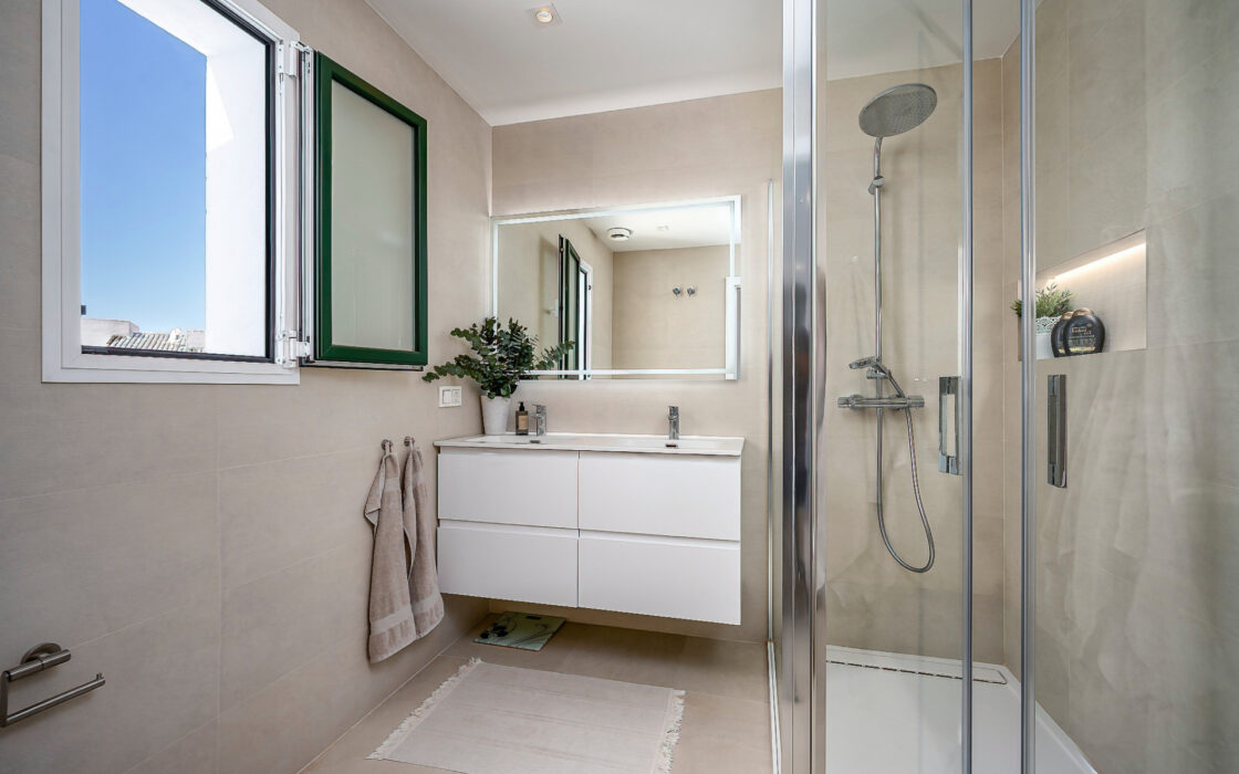 Элегантный таунхаус с террасой в Сан-Педро, 205 кв.м