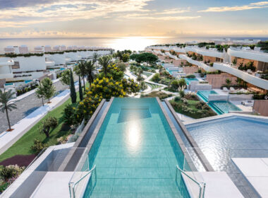 Дуплекс у моря в Лас-Чапас, Марбелья, 294.33 кв.м, 3 спальни