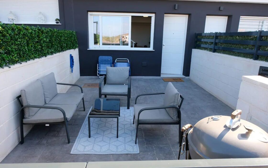 Дом в Гран Алаканте 75 кв.м с террасой и бассейном