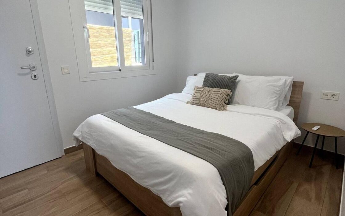 Дом в Гран Алаканте 75 кв.м с террасой и бассейном