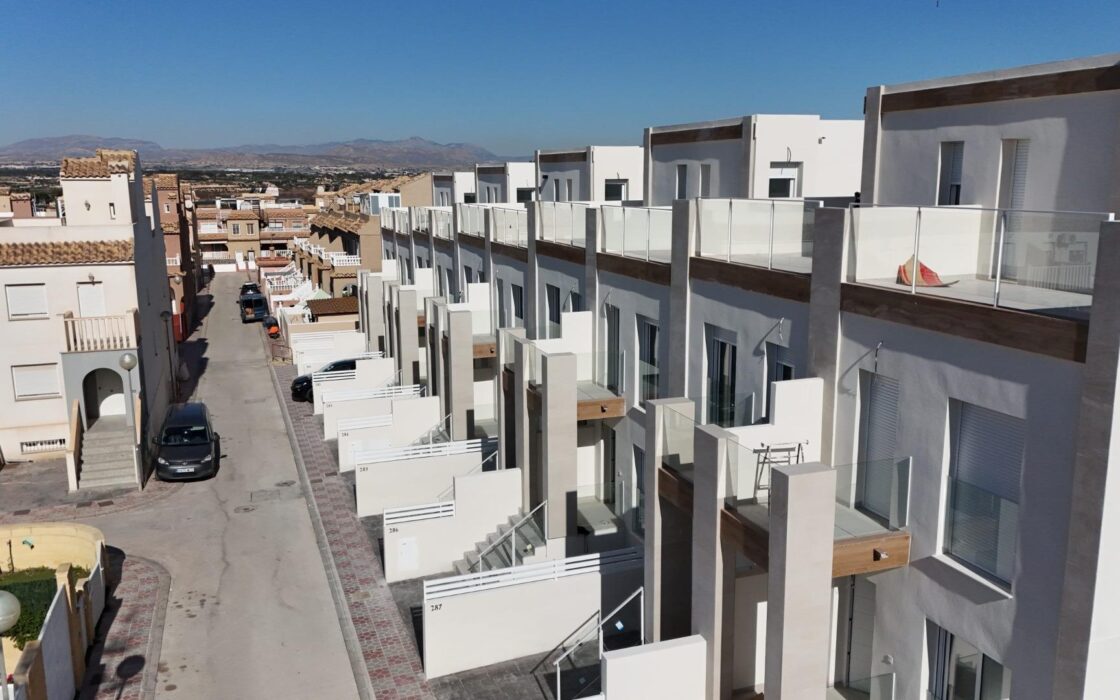 Будинок в Гран Алаканте, 3 кімнати, з балконом та терасою