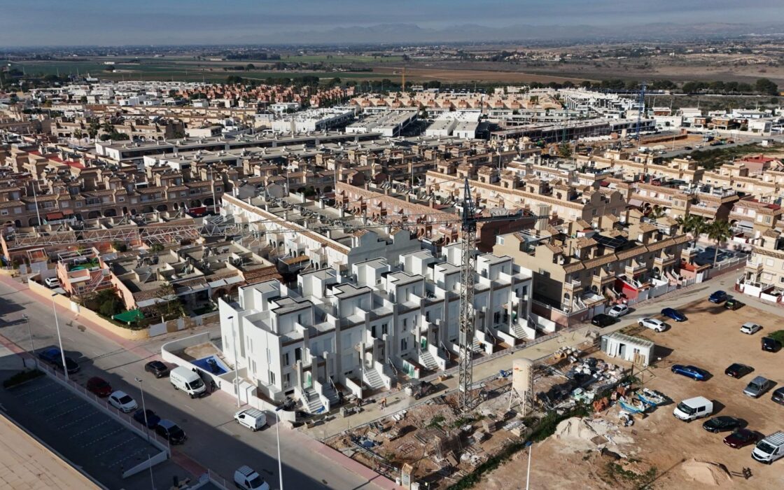 Будинок в Гран Алаканте, 3 кімнати, з балконом та терасою