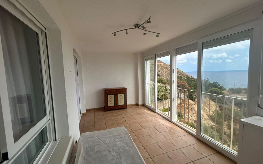 Дуплекс с видом на море в Бенидорме, 2 спальни, 110 кв.м.