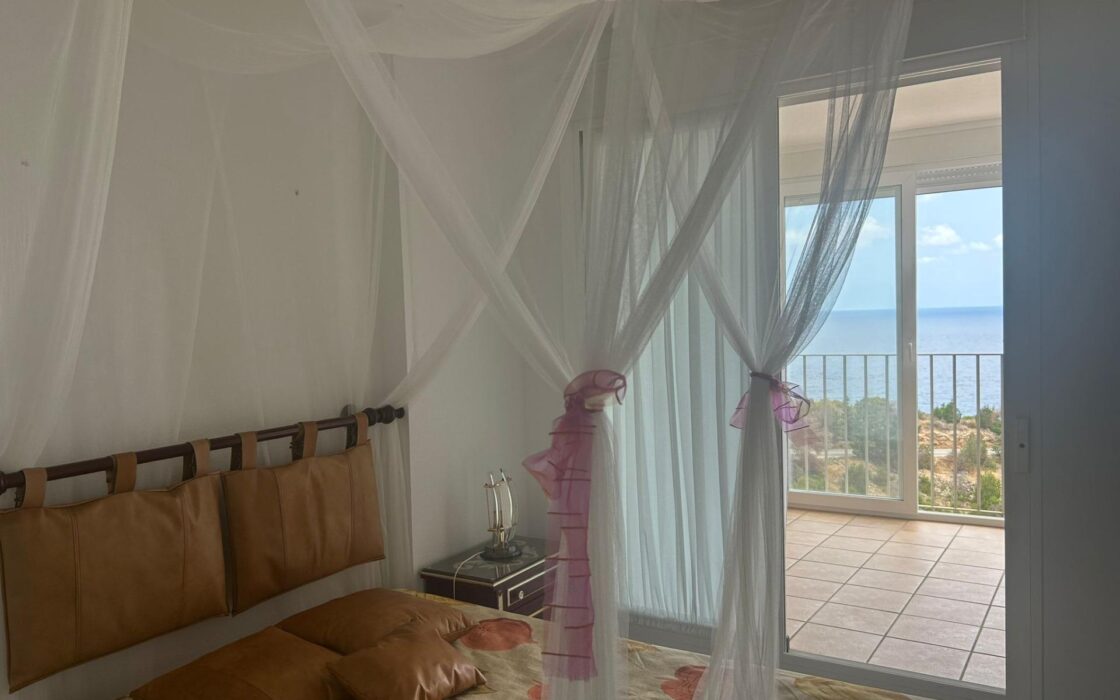 Дуплекс с видом на море в Бенидорме, 2 спальни, 110 кв.м.