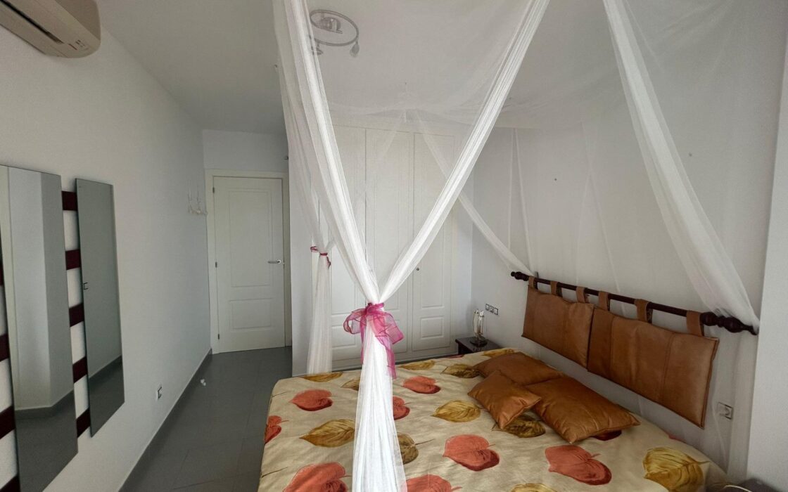 Дуплекс с видом на море в Бенидорме, 2 спальни, 110 кв.м.