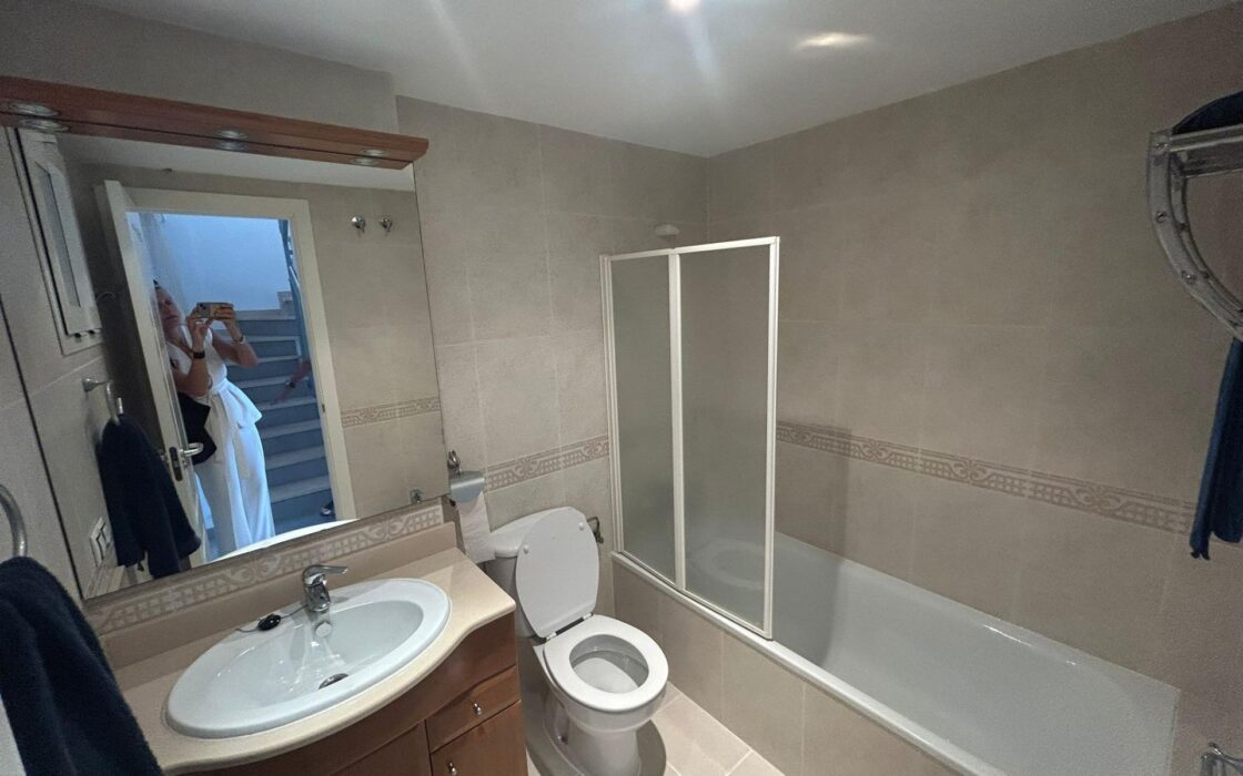 Дуплекс с видом на море в Бенидорме, 2 спальни, 110 кв.м.