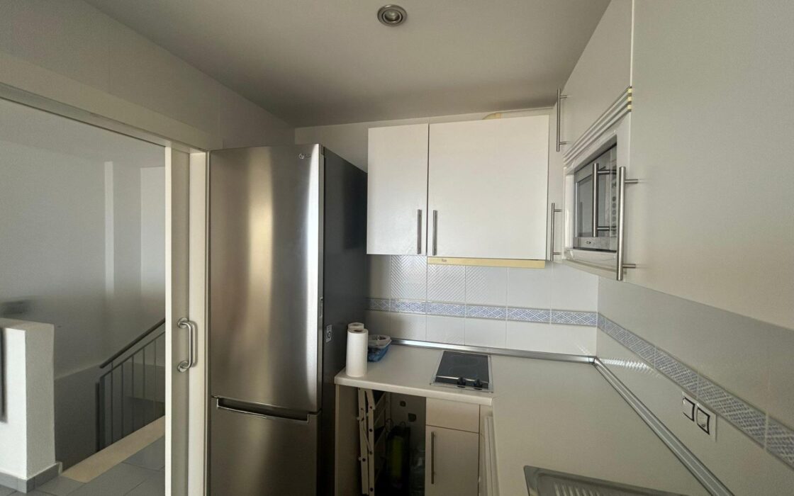 Дуплекс с видом на море в Бенидорме, 2 спальни, 110 кв.м.