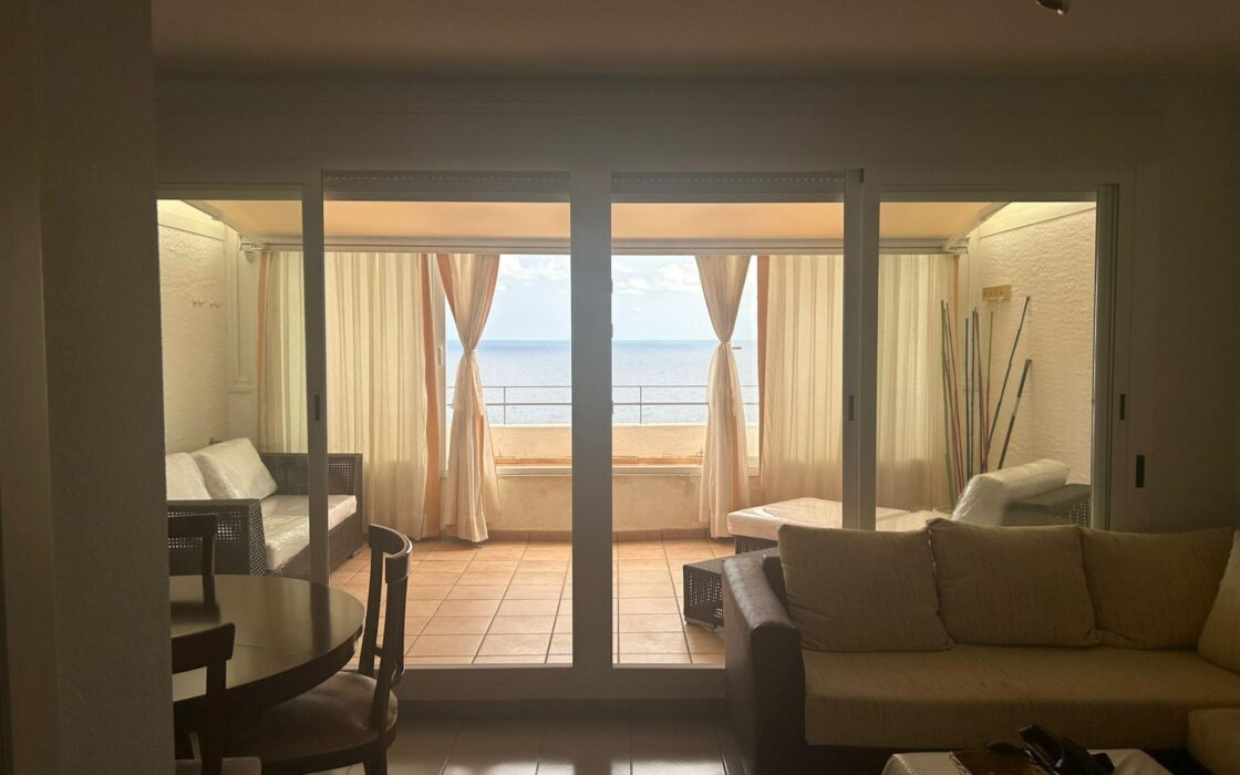 Дуплекс с видом на море в Бенидорме, 2 спальни, 110 кв.м.