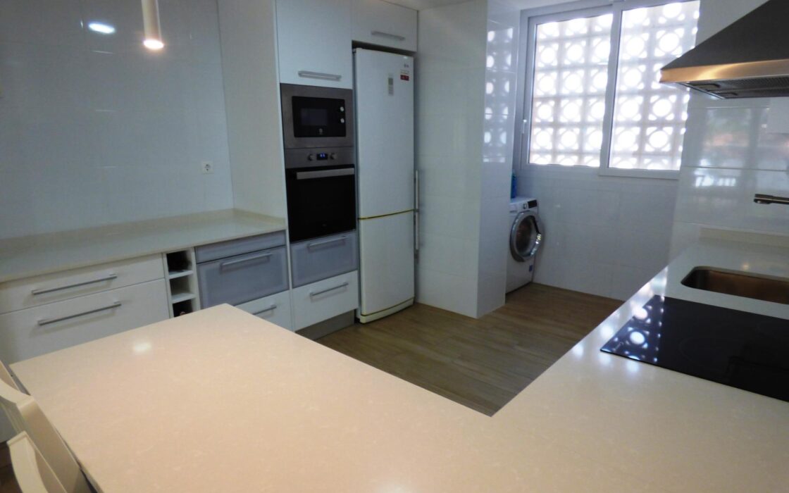 Апартаменты в San Juan Playa у моря, 120 кв.м, 4 комнаты