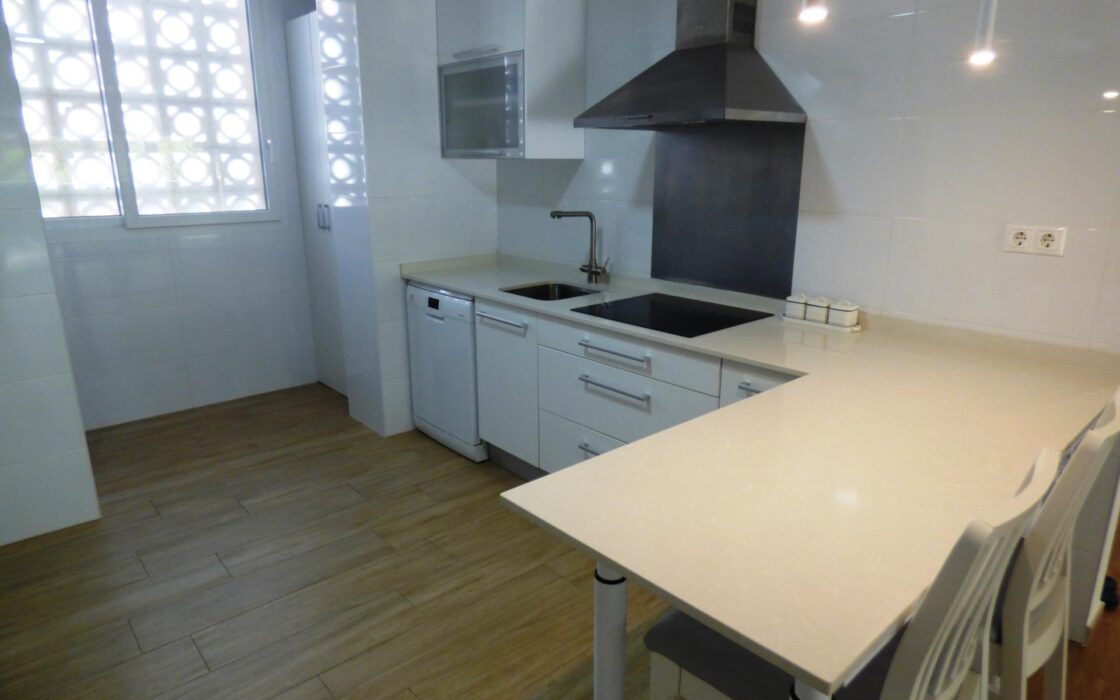 Апартаменты в San Juan Playa у моря, 120 кв.м, 4 комнаты